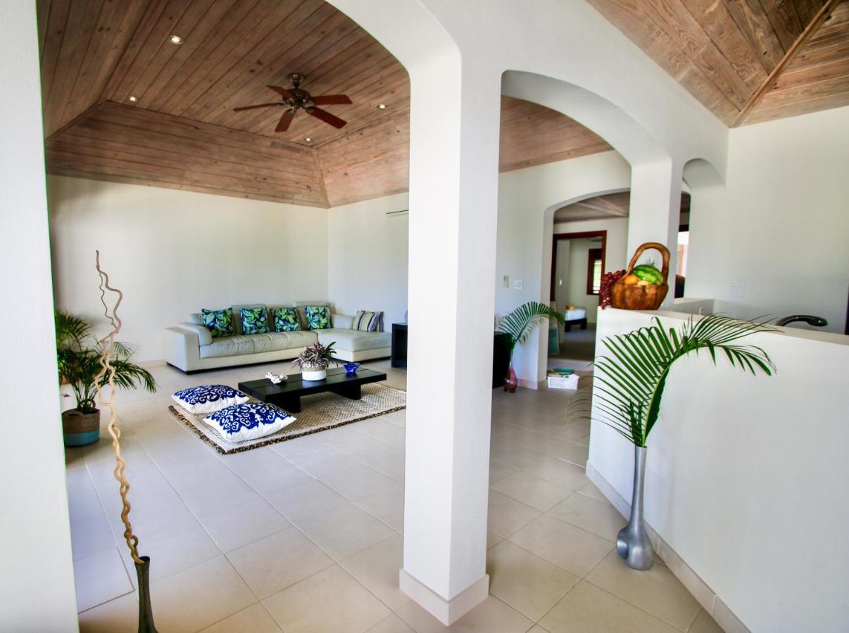 מלון Freetown Village The Hideaway At Hughes Point מראה חיצוני תמונה